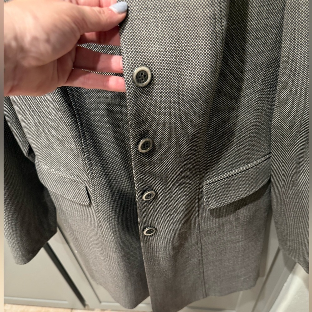 Louben of Canada Button-Up Light Weight 3/4 length Wool Coat - Picture 10 of 13